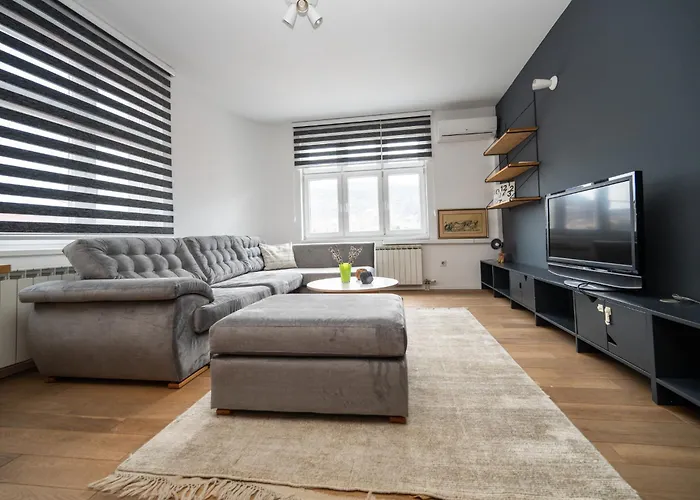 Design 1Bdr Apartment With City View